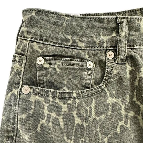 American Eagle Denim Mini Skirt size 2 Animal or Camo print - Picture 6 of 11